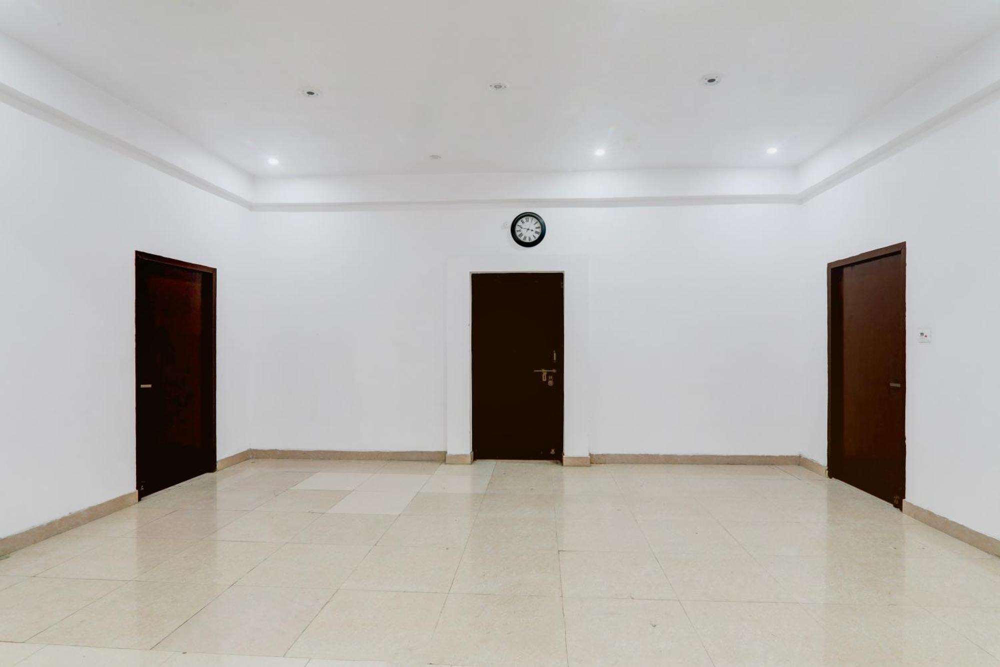 Super Hotel O Insaf Nagar Munshipuliya Formerly Vibrant Chinhat Exterior photo