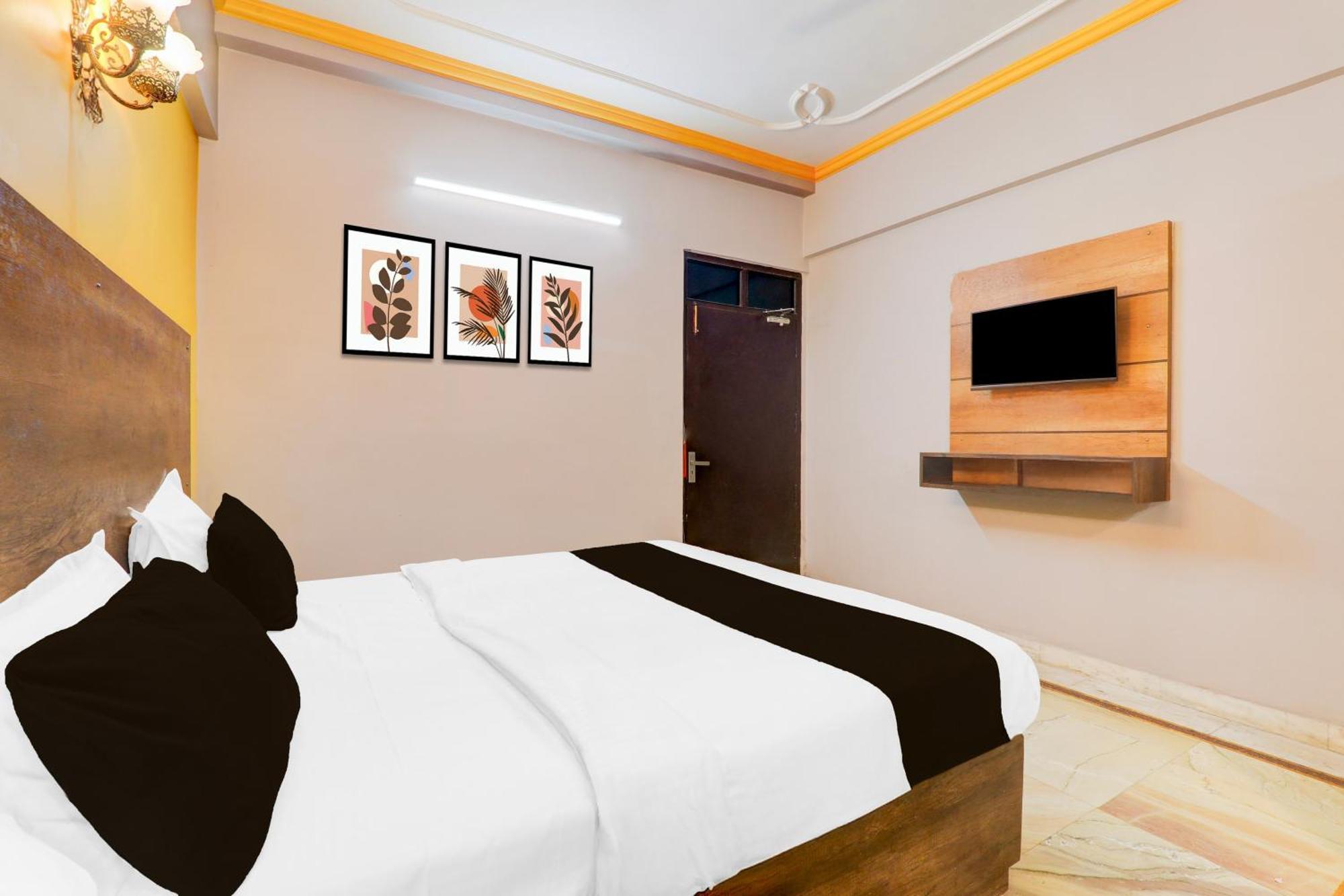 Super Hotel O Insaf Nagar Munshipuliya Formerly Vibrant Chinhat Exterior photo